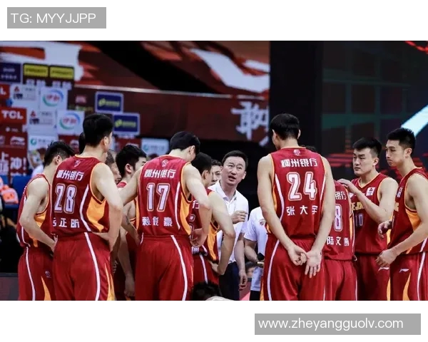 2018年CBA精彩对决山东队与八一队巅峰之战回顾与分析