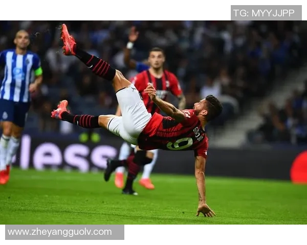 欧冠赛场惊现奇葩事件球迷冲入抢夺C罗球衣引发热议 欧冠赛场惊现奇葩事件球迷冲入抢夺C罗球衣引发热议